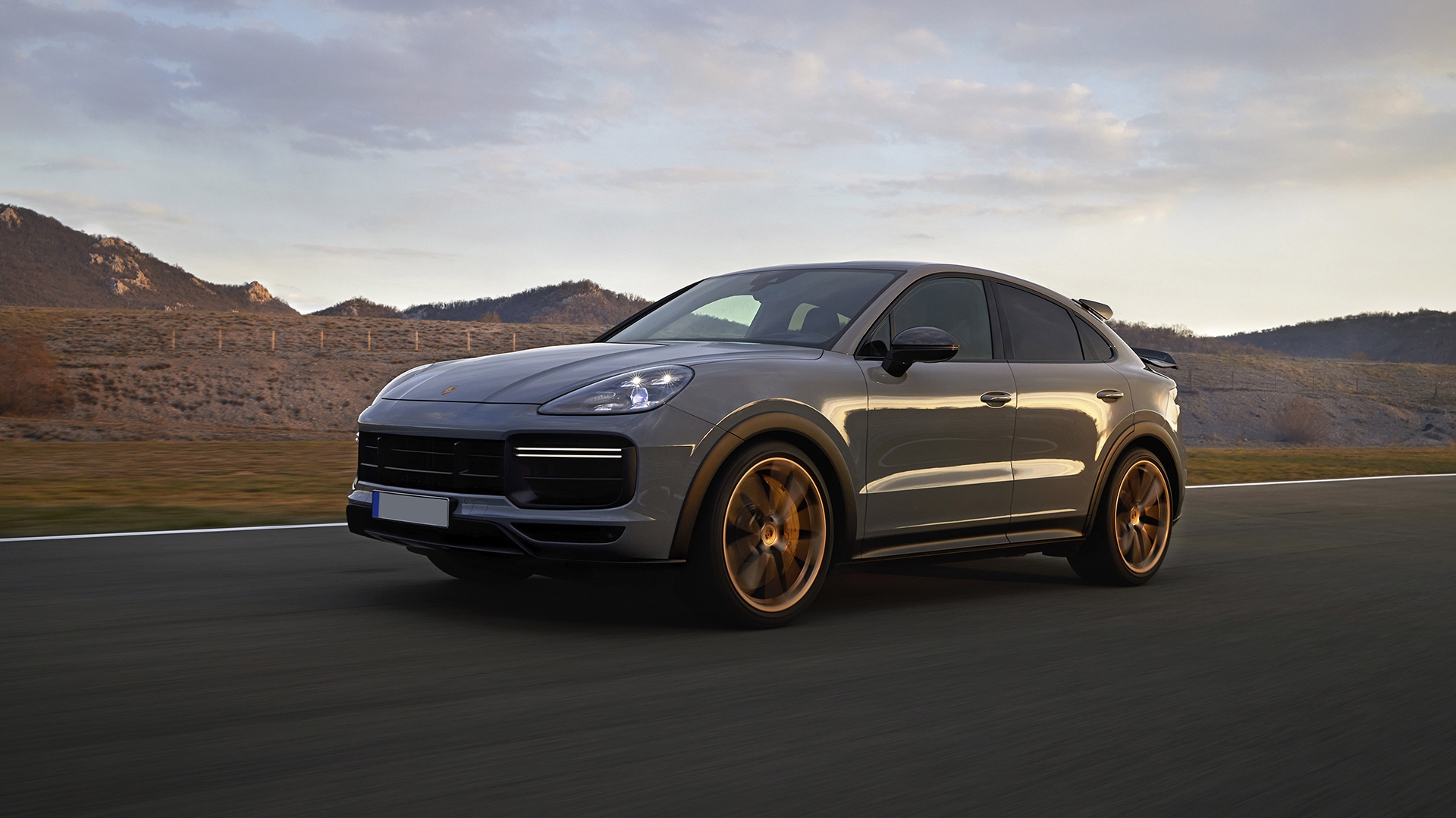 /Fotky_WEBP/Porsche_Cayene.webp