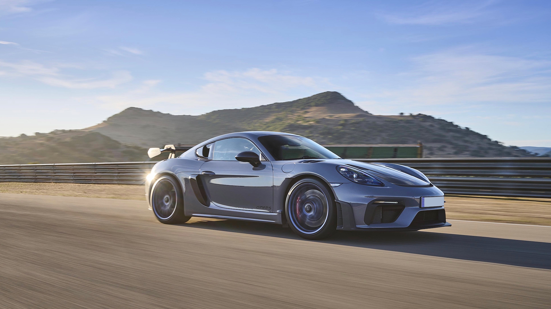 /Fotky_WEBP/Porsche_GT4RS.webp
